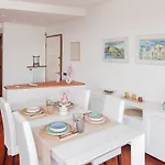 Luna By Comorooms Vila Como