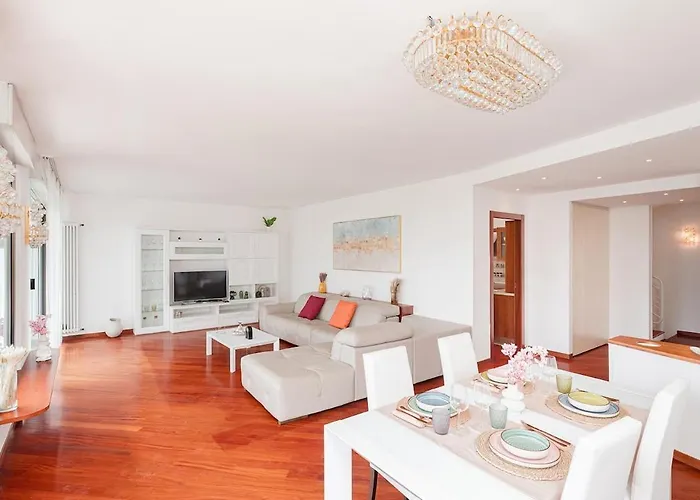 Luna By Comorooms * Como