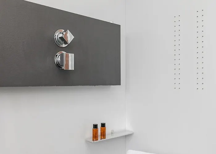 Luna By Comorooms Como