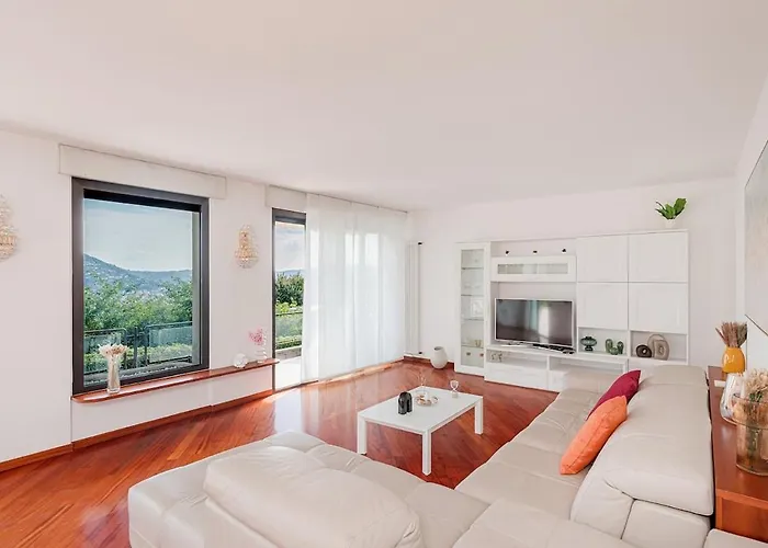 Luna By Comorooms * Como